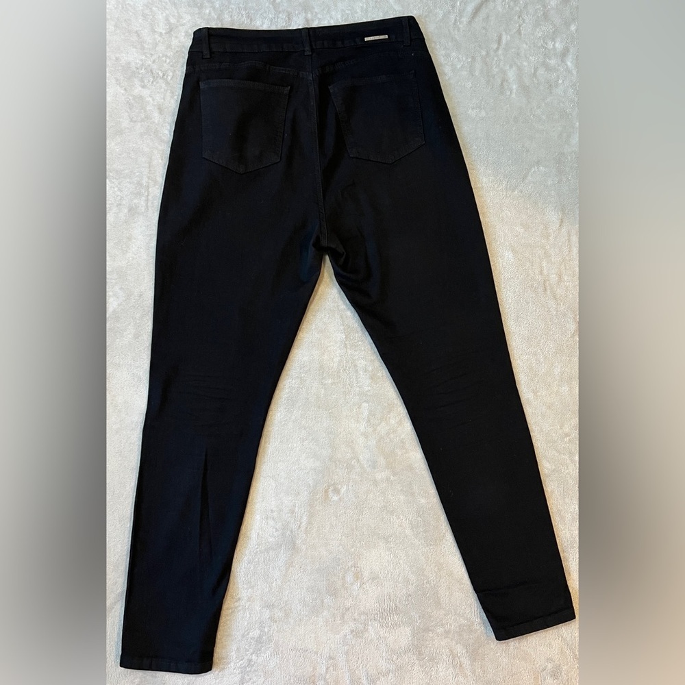 Butt lifting Black Skinny Jeans for Women - Picture 3 of 9